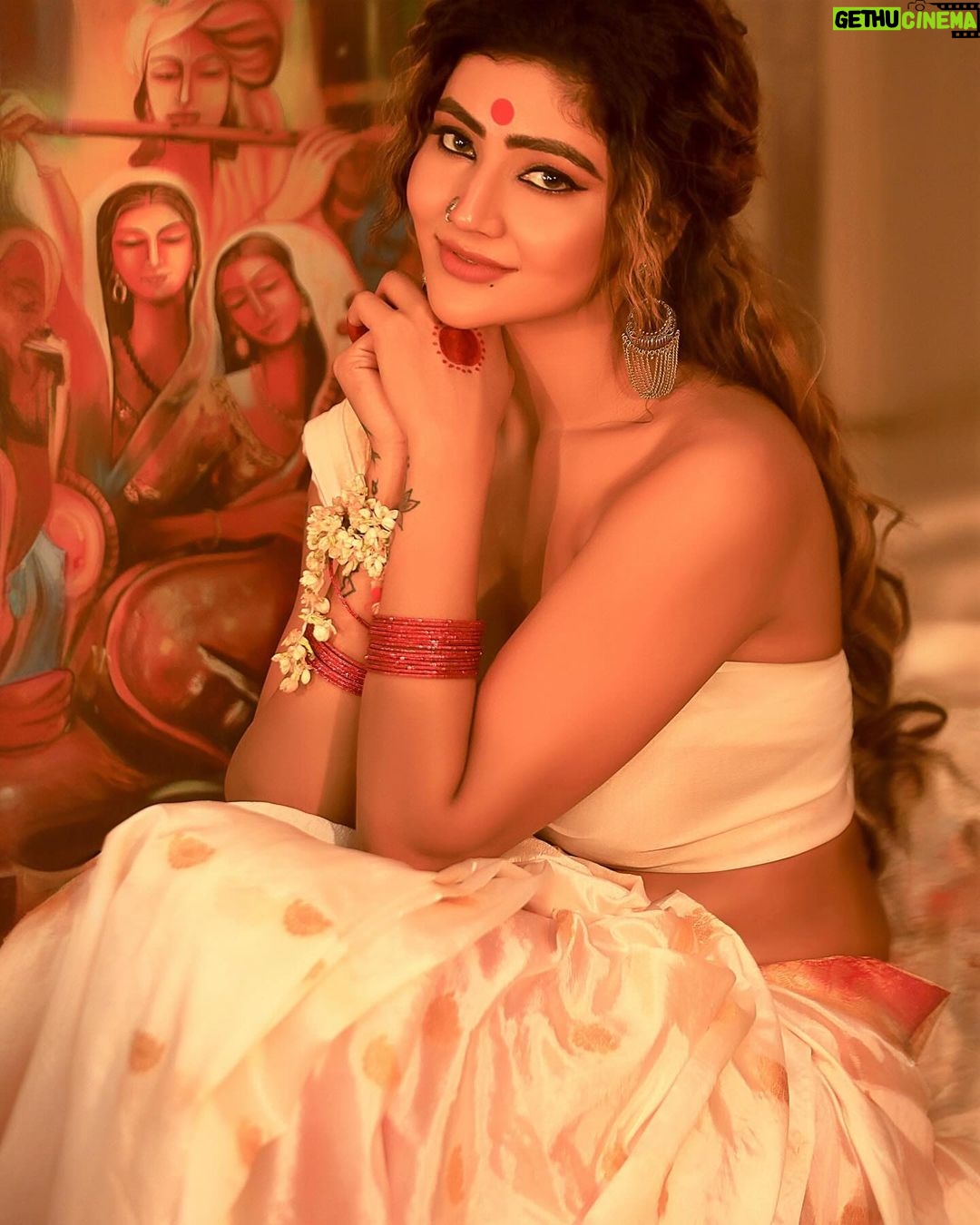 Soniya Bansal Instagram - You must be the change you wish to see in the world.