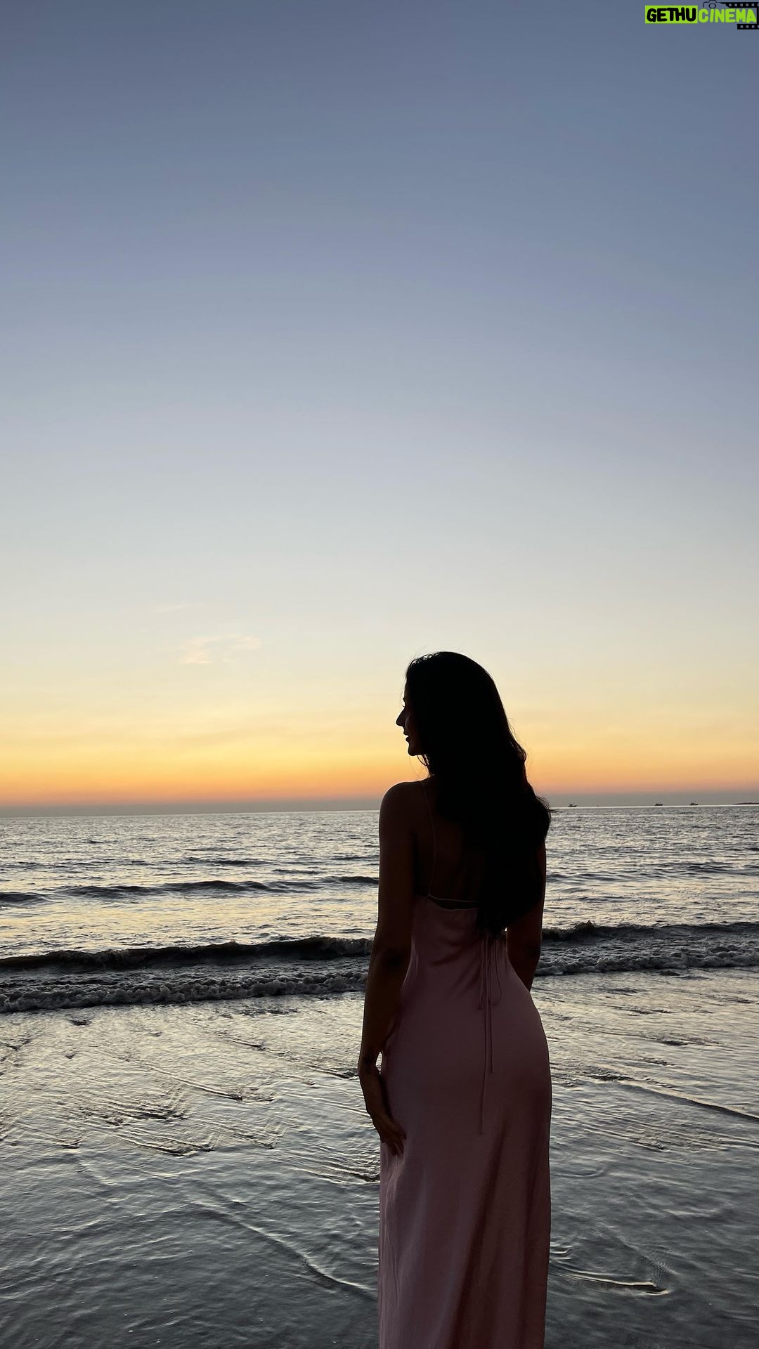 Soniya Bansal Instagram - Sunsets are proof that no matter what happens, every day can end beautifully