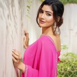 Soniya Bansal Instagram - If you look at what you have in life, you'll always have more. If you look at what you don't have in life, you'll never have enough. @headsturnofficial