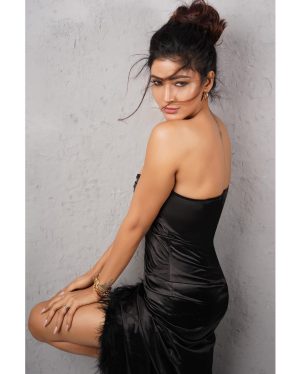 Soniya Bansal Instagram - Let the world change you and you can change the world.