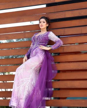 Soniya Bansal Instagram - Life is too short to waste your time on people who don’t respect, appreciate, and value you. Spend your life with people who make you smile, laugh, and feel loved.
