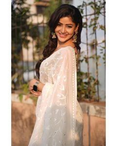 Soniya Bansal Instagram - Life becomes easier and more beautiful when we can see the good in other people