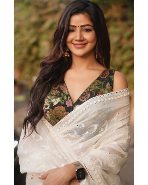 Soniya Bansal Instagram - You must be the change you wish to see in the world.