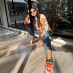 Sonnalli Seygall Instagram – Ending the year with people we love & places we adore ❤️
@hyattregencydhm being the perfect host here in the mountains 🫶 Mountains have a piece of my heart always! 
So glad we doing this @asheshlsajnani @chefyajushmalik 🕺😘 

#mountaingirl #travelwithsonnalli #newyeargoals #friendslikefamily Hyatt Regency Dharamshala
