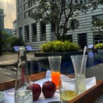 Sonnalli Seygall Instagram – Sunday = Pool day ☀️ 🏊‍♀️🍹
@grandhyattmumbai 

#ｓｕｎｄａｙｍｏｏｄ
