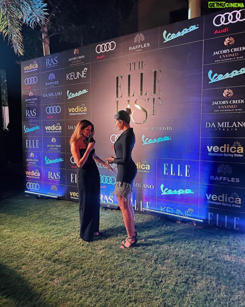 Sonnalli Seygall Instagram - A typical red carpet night, where last 2 pics are all about keeping it real 😉 P.S.- A pre snack is a must before nights like these ! #Latergram from @elleindia #ellelist Outfit @theballroomcouture #redcarpetready #keepingitreal