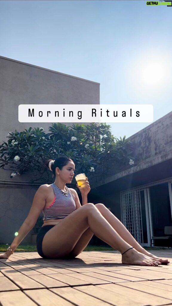 Sonnalli Seygall Instagram - Morning Rituals ~ They play such an integral part in setting the right tone for the day ahead! Tell me about your morning rituals? #wellnessthatworks #healthandwellness #morningroutine #morningrituals #wellnesswithoutobsession