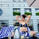 Sonnalli Seygall Instagram - Sunday well done ✅ 🌞 ❤️ Hello 🦌 Husband & sanity keeper @asheshlsajnani Friend & cameraman @kunala Location & fav Sunday hang @grandhyattmumbai #sundaymood☀️ #waterbaby