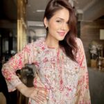 Sonu Kakkar Instagram - Wearing this beautiful Mulmul Kurta by @lucknow_i_chikan 💗 #sonukakkar #ootd #mulmul #kurta