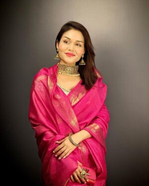 Sonu Kakkar Instagram - Saree…My fav attire💖

#sonukakkar #love #wearing #saree #indian #attire #traditional #look