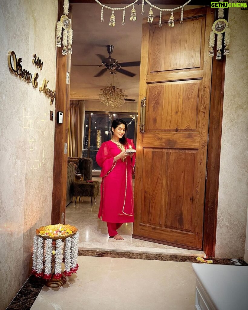 Sonu Kakkar Instagram - छोटी दिवाली की शुभ कामनाएँ🪔 #diwali
