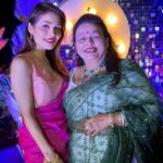 Sonu Kakkar Instagram - मेरी जन्मदाता को जन्मदिन की हार्दिक शुभ कामनाएँ 🙏🏻😇 @kimi_kakkar #momsbirthday #kimikakkar #sonukakkar
