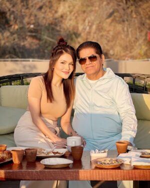 Sonu Kakkar Instagram - The definition of Simplicity = My Father 

Happy Father’s Day @jai.kakkar.58 ….Love you soooo much papa ji ♥️🙏🏻 

#happyfathersday #dad #sonukakkar