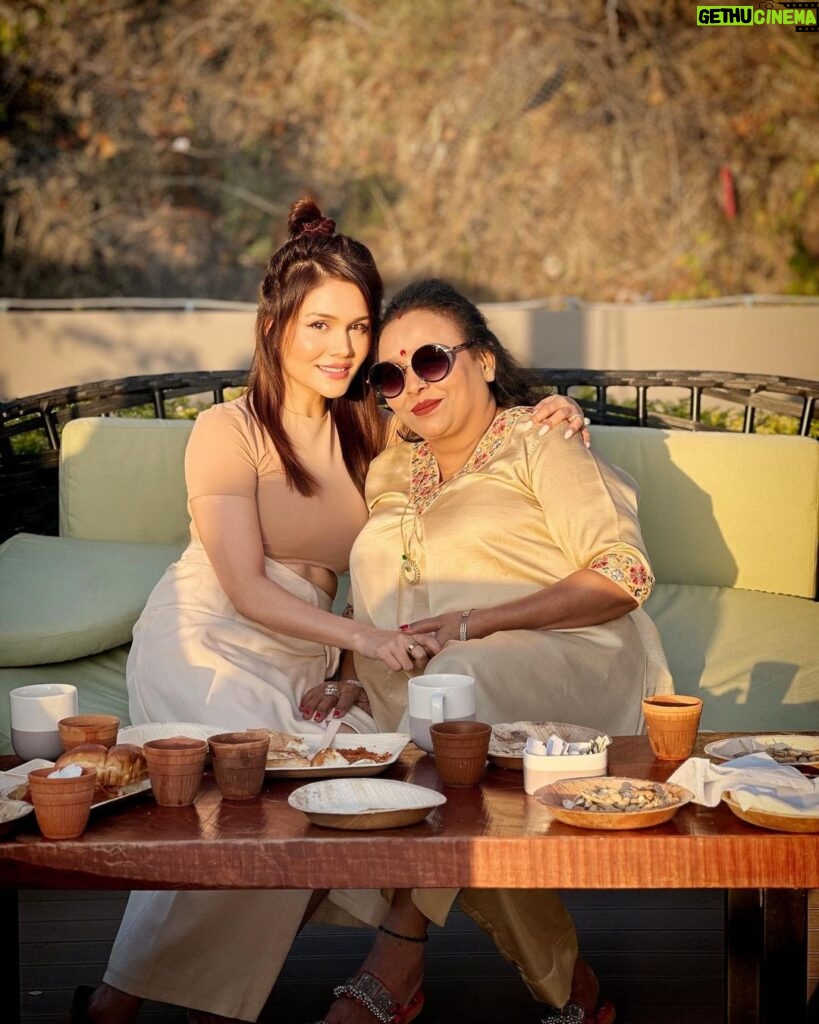 Sonu Kakkar Instagram - Happy Mother’s Day to the best mother in the world…Love you the most mammaaaa @kimi_kakkar ♥️🙏🏻🤗 #mothersday #sonukakkar
