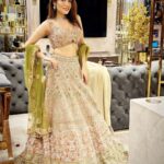 Sonu Kakkar Instagram – ✨🧡

#sonukakkar #indian #attire #lehenga #choli
