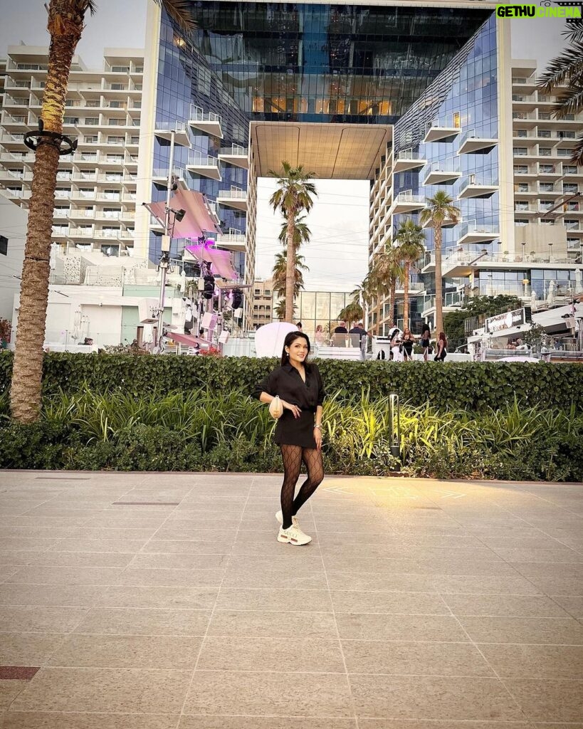 Sonu Kakkar Instagram - 🖤 FIVE Palm Jumeirah Dubai