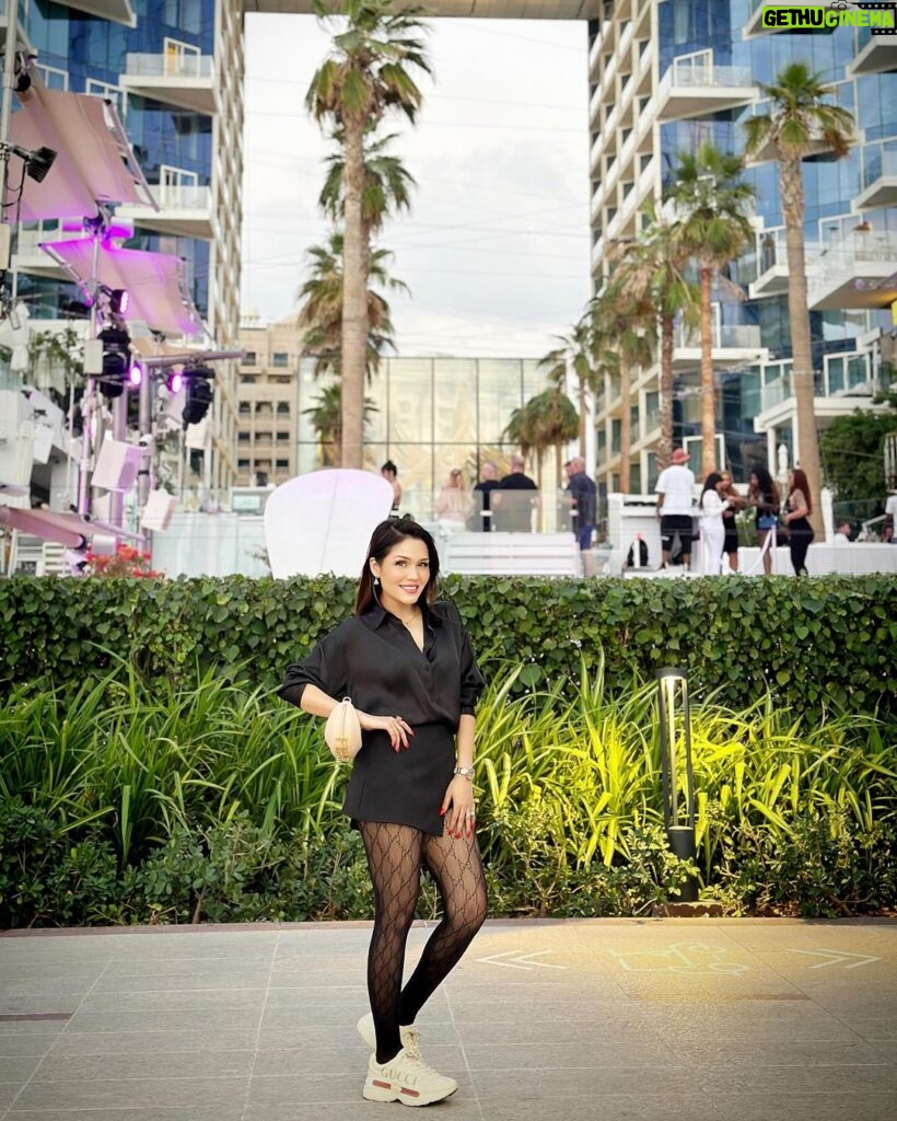 Sonu Kakkar Instagram - 🖤 FIVE Palm Jumeirah Dubai