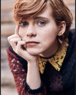 Sophia Lillis Instagram - My interview with Vogue is live now! Link in bio.

Interview: @rad.seth
Photos: @lesliealejandro
Styling: @langy
Make-up and hair: @nicolewalmsley