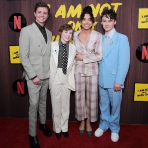 Sophia Lillis Instagram - @iamnotokaywiththis is finally out! Thanks so much to everyone who came to the premiere!

Hair and makeup: @blondiemua
Styling : @chloe.chippendale and @awildatheart
Suit: vintage Thierry Mugler from @stellaire.collection 
Shoes: @giuseppezanotti