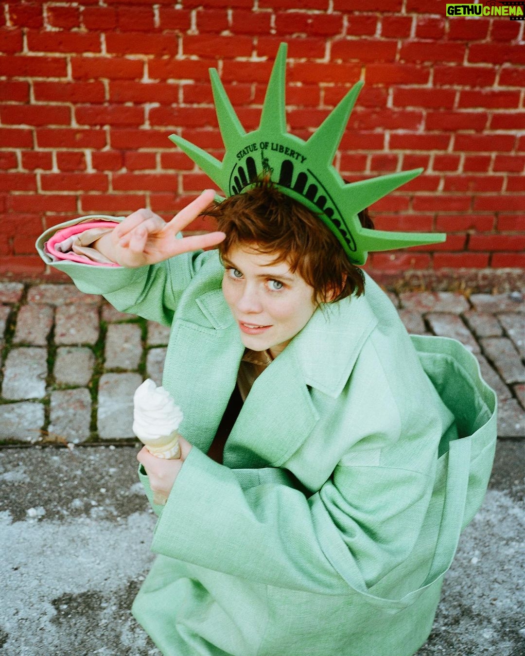Sophia Lillis - 409.7K Likes - My interview with @1883magazine is available now! Link in bio. #DECADENTissue
interview by @laurenablondi
photography @lenneigh at @adbagency
styling @jamiefrankel at @honeyartists
hair @_sirsa_ at @artdeptagency
makeup @fayelaurenmakeup at @exclusiveartists
photo assistant @anameizing
styling assistant @amandhagaio