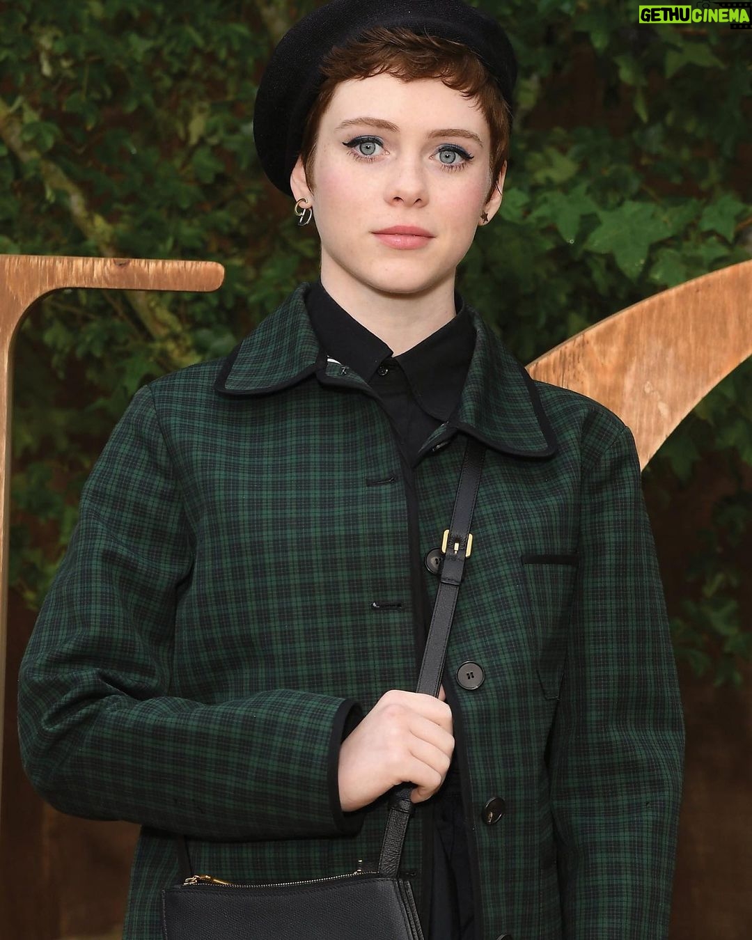 Sophia Lillis - 367.3K Likes - It was an absolute honor to be invited to Dior’s spring show. I had a wonderful time in Paris and the show was truly magical. Thank you to Dior for this wonderful experience!
@dior
@ladydaymakeup
@stephanebodin
@plsphotogetty
#PFW
#DiorSS20