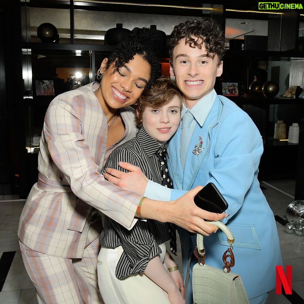 Sophia Lillis - 519.9K Likes - @iamnotokaywiththis is finally out! Thanks so much to everyone who came to the premiere!
Hair and makeup: @blondiemua
Styling : @chloe.chippendale and @awildatheart
Suit: vintage Thierry Mugler from @stellaire.collection
Shoes: @giuseppezanotti