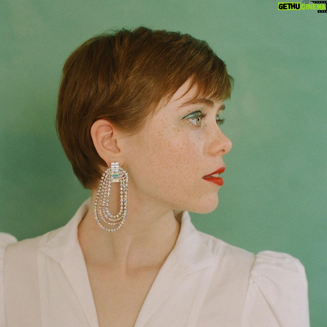 Sophia Lillis - 402.7K Likes - Had such an amazing time shooting for @thelaterals, thanks so much to everyone involved (and for letting my brother tag along)! Link in bio.
Photos by @emilysoto
Styled by @rachelgilman_
Hair by @_sirsa_
Makeup by @misha212
NY producer @area1202
Set design by @campbellpearson
Words by @bahnmibabe