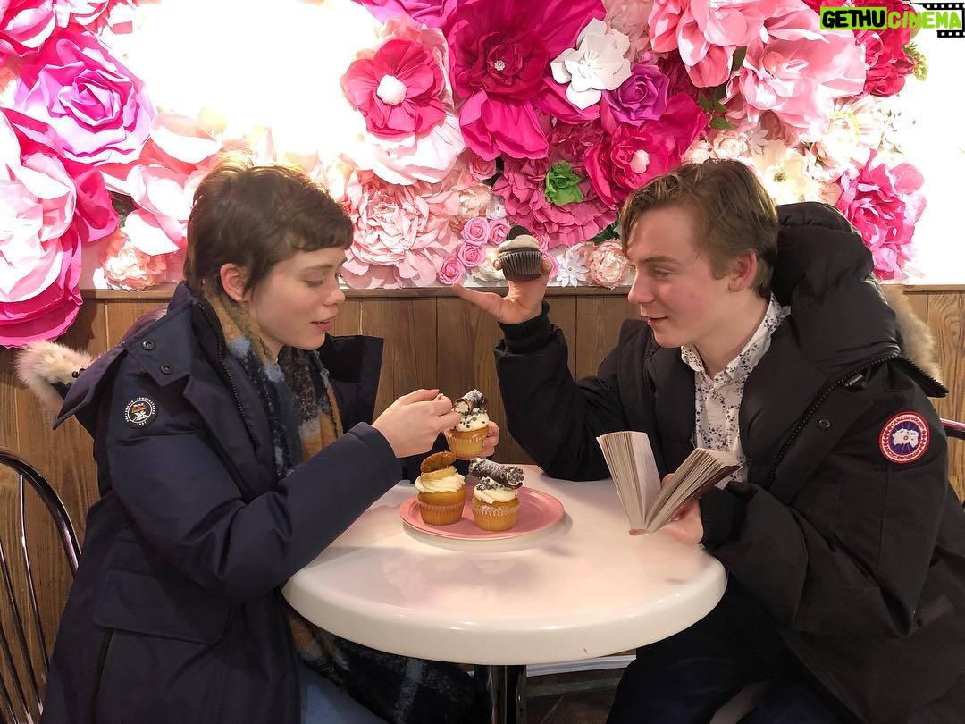 Sophia Lillis Instagram - Had a great time at @cakedupcafe NYC!! Thanks so much for the awesome birthday cake and cupcakes! CakedUp NY