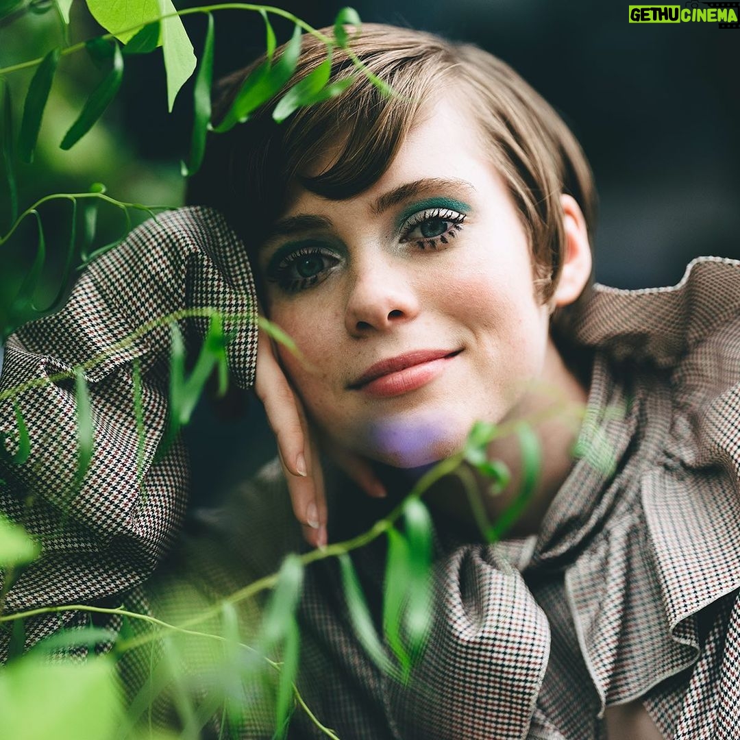 Sophia Lillis - 392K Likes - My interview with @storyandrain is out now! Thanks so much for having me! Link in bio.
Photography by @kat_in_nyc
Hair by @peterbutlerhair
Styling by @annakatsanis
Makeup by @nikimnray