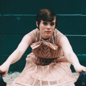 Sophia Lillis Instagram - My interview with @storyandrain is out now! Thanks so much for having me! Link in bio.
Photography by @kat_in_nyc
Hair by @peterbutlerhair
Styling by @annakatsanis
Makeup by @nikimnray