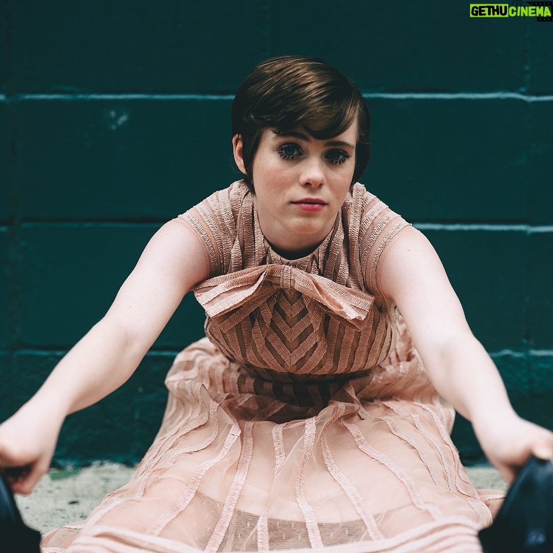 Sophia Lillis - 392K Likes - My interview with @storyandrain is out now! Thanks so much for having me! Link in bio.
Photography by @kat_in_nyc
Hair by @peterbutlerhair
Styling by @annakatsanis
Makeup by @nikimnray