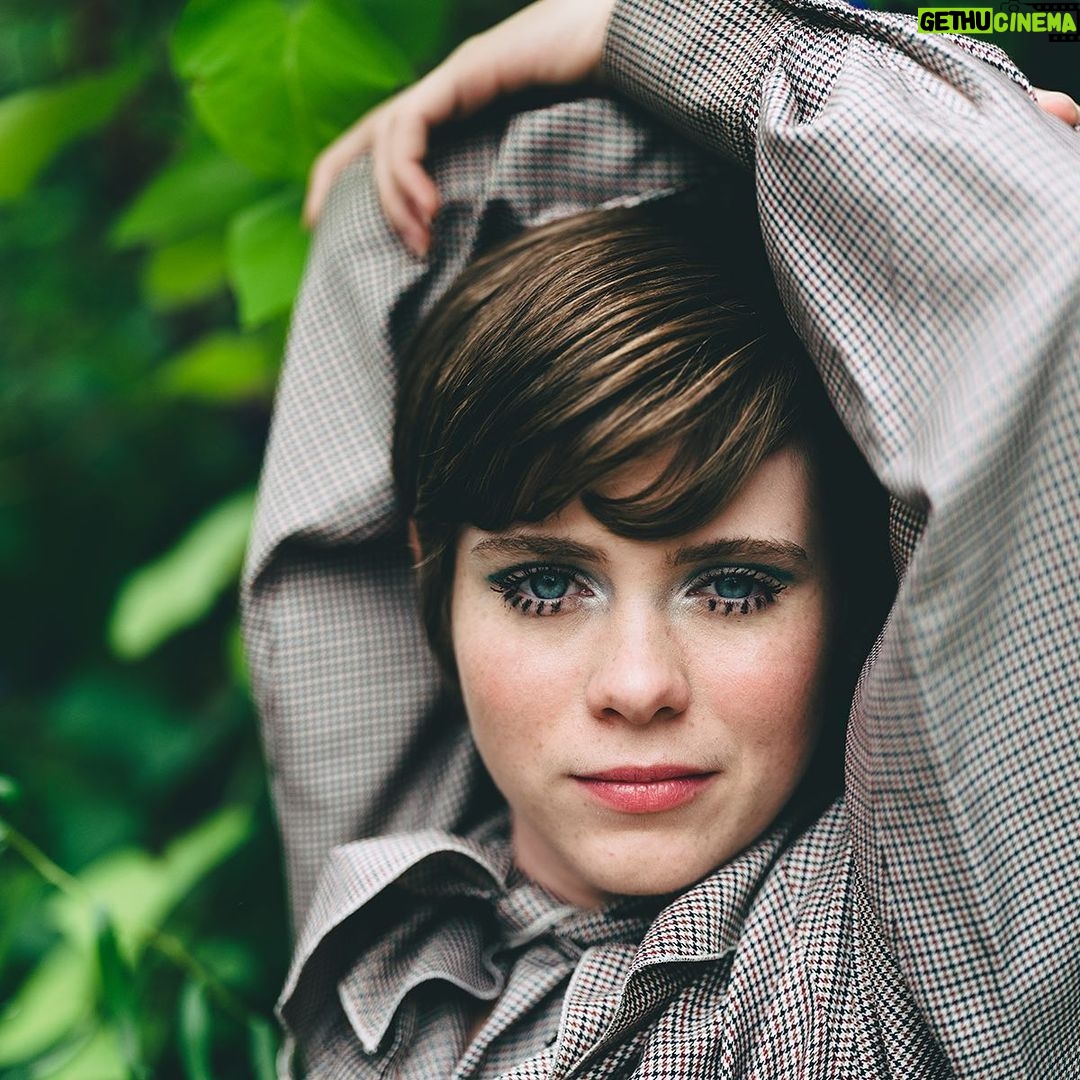 Sophia Lillis - 392K Likes - My interview with @storyandrain is out now! Thanks so much for having me! Link in bio.
Photography by @kat_in_nyc
Hair by @peterbutlerhair
Styling by @annakatsanis
Makeup by @nikimnray