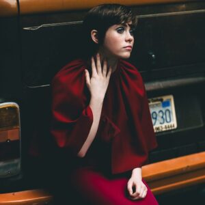 Sophia Lillis Instagram - My interview with @storyandrain is out now! Thanks so much for having me! Link in bio.
Photography by @kat_in_nyc
Hair by @peterbutlerhair
Styling by @annakatsanis
Makeup by @nikimnray