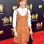 Sophia Lillis Instagram - Thanks to @gabriellangenbrunner for dressing me for the @mtvmovieaward! Thanks @emporioarmani x @giorgioarmani for the dress, and to @blondiemua for hair and makeup. Special thanks to @swarovski @kukkajewelry @katespadeny and @stuartweitzman!