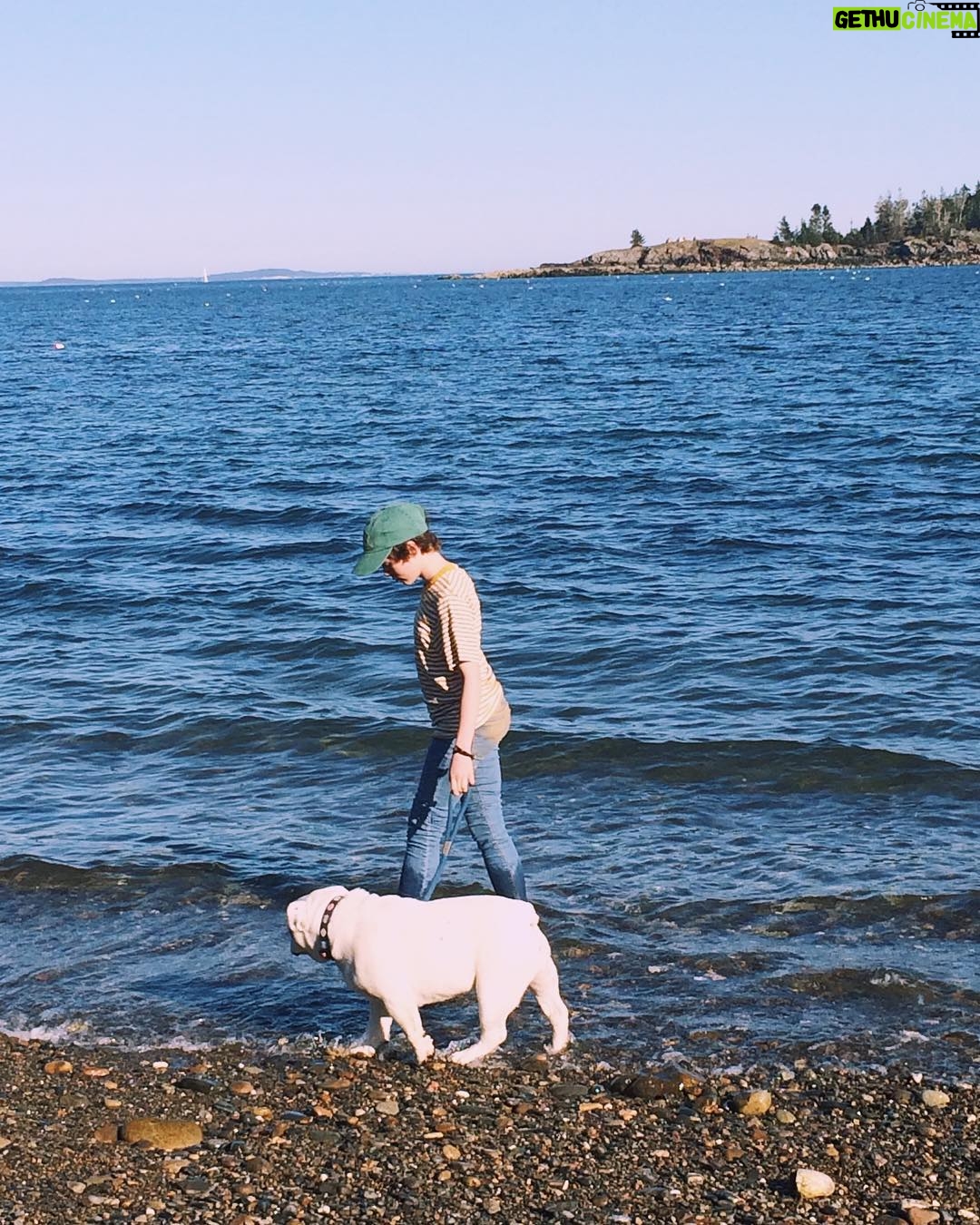 Sophia Lillis Instagram - Statravel will donate $5 to TCA today if you simply post ANY travel photo and tag @statravel @TeenCancerAmerica #Thankfulfortravel #wyattTCA - it’s FREE to do...please join me by midnight tonight! #givingtuesday Owls Head, Maine