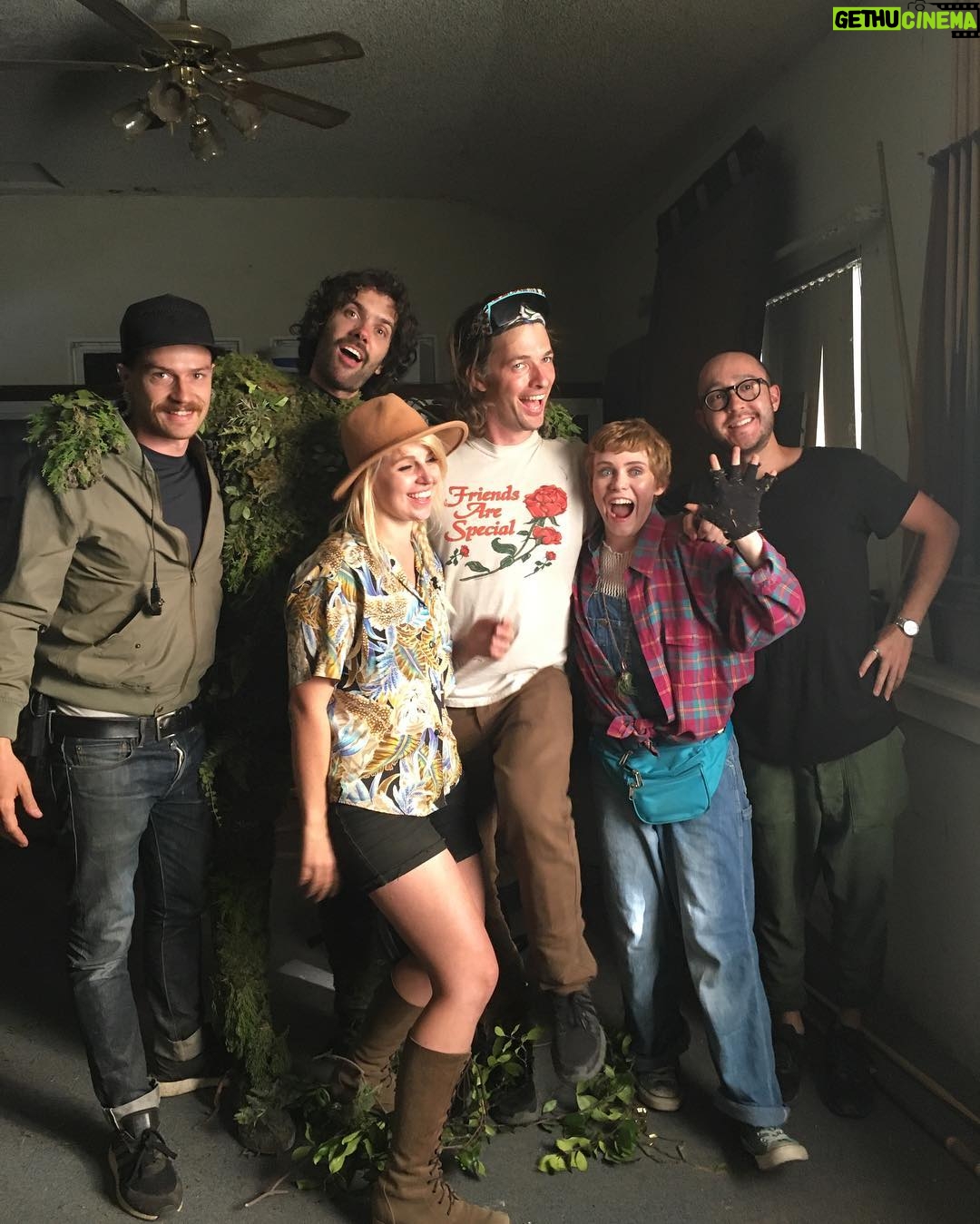 Sophia Lillis Instagram - It’s a wrap! On set of the new @thewarondrugs music video directed by @benfeever — coming soon! Thanks to DP @kaisaul, producer @itsmattday, “Planty” @Dadass_aol, production designer @mortalkomkat, and stylist @stylekouncil! Love these guy! Stay tuned.
