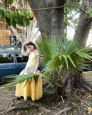 Sophia Lillis Instagram - 2 clicks. 20 seconds — still enough time for a nap. Cool tree. Link in bio. @wmag 

Photography: @juergentellerstudio
Creative Partner: @doviledrizyte
Styling: @saramoonves
Hair: @brycescarlett
Makeup: @emikaneko
Story: Lynn Hirschberg