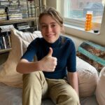 Sophia Lillis Instagram - A few months ago, I met Ms. Lewis-Knight who is a teacher at a public school in Brooklyn. She told me about some of the challenges her students were facing with remote learning. The city can be a loud distracting place. But thanks to @amazon #deliveringsmiles, the students at PS40 will be receiving 400 headsets to help them focus better on their studies at home. Thank you Amazon!