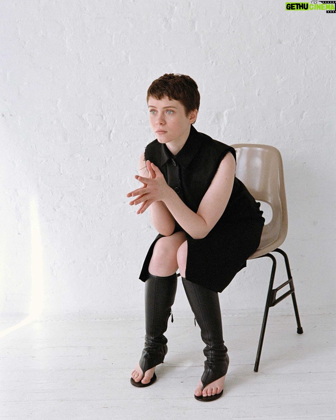 Sophia Lillis Instagram - So great talking with @isbn.billy for @oddamagazine, out now! In conversation with @isbn.billy Photographer: @bbryrybb Fashion Editor: @jessette.nyc Make-up Artist: @yuisakamoto10 using @maccosmetics Hair Stylist: @takao613 using @bumbleandbumble Fashion Assistant: @macschro and @dawnnybbabby Conversation edited by @35mmeleia