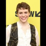 Sophia Lillis Instagram - Had a blast attending SXSW for the premiere of Dungeons & Dragons: Honor Among Thieves! Hair/Makeup: @blondiewoodbeauty Styling: @chloe.chippendale @awildatheart Wearing: @etro @freepeople @lorenstewart