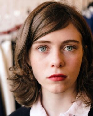Sophia Lillis Instagram - Thank you so much @the.baremag for featuring me again! Link in bio.
photography: @cmellevold
makeup: @tina_turnbow
location: @hannohbrooklyn