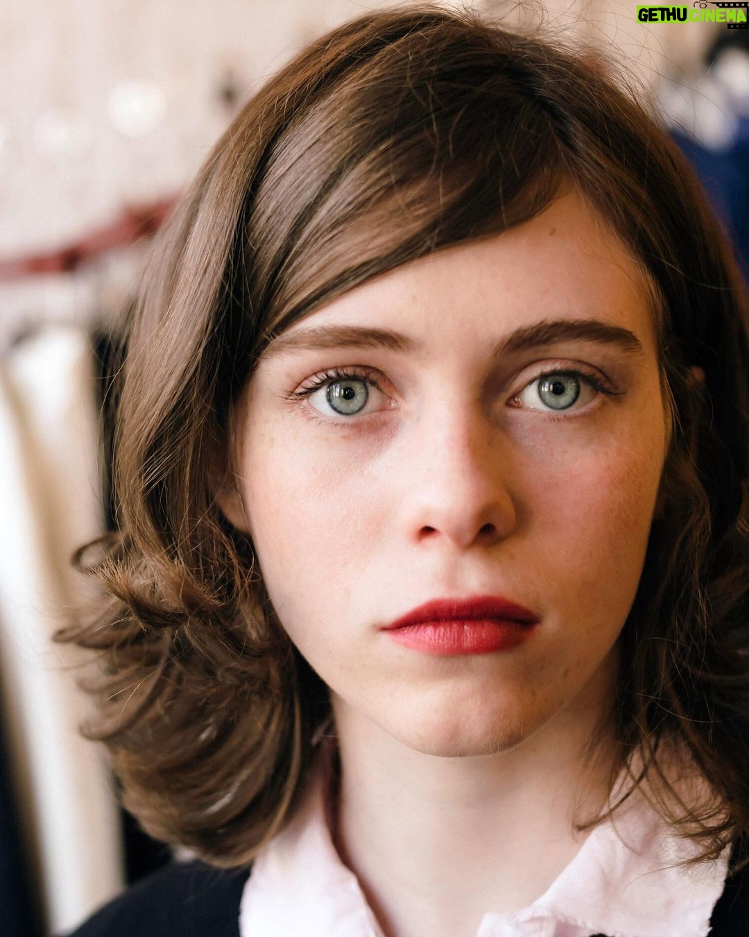Sophia Lillis - 610.5K Likes - Thank you so much @the.baremag for featuring me again! Link in bio.
photography: @cmellevold
makeup: @tina_turnbow
location: @hannohbrooklyn