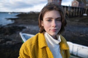 Sophia Lillis Instagram - Me, a boat, and some rocks in Maine. Thanks @cmellevold for capturing these profoundly special moments for @amazonprimevideo