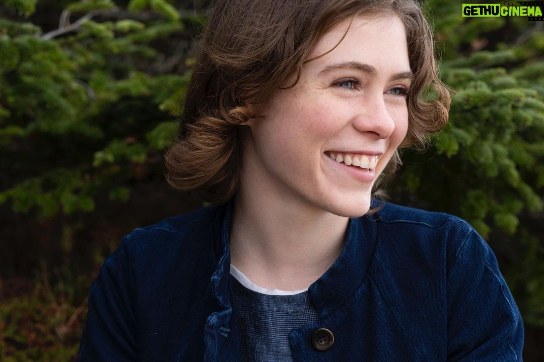 Sophia Lillis - 539.7K Likes - Me, a boat, and some rocks in Maine. Thanks @cmellevold for capturing these profoundly special moments for @amazonprimevideo