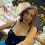 Sophie Choudry Instagram - Let’s see you hook to the beats of #Lips 😍😍 Join the #LipsChallenge, recreate the hookstep and you might just get featured 💋😉 Thank you @ruelhiphop for the fab choreo and my gorgeous @pruutha @navyaagarwal 🩷 @saregama_official @raahimusicworld @ardaas_26 @lovel.arora @ajaybittuarora @ruelhiphop @freddy_daruwala @hslstudios #newsong #reels #trendingsong #sophiechoudry #saregamaofficial