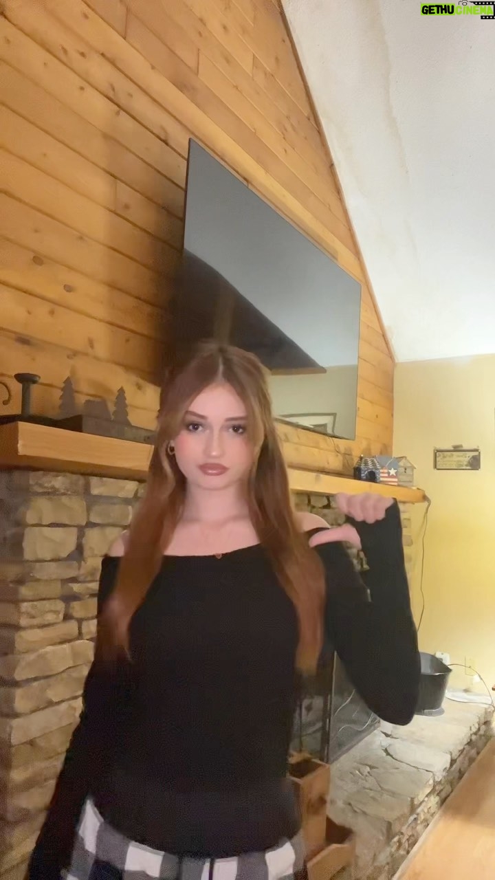 Sophie Fergi - 4.6K Likes - In a cabin in Tennessee✨✨ #reels #reelsinstagram #reelsviral #reelsvideo #reelsfeelit