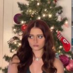 Sophie Fergi Instagram – MERRY CHRISTMAS 🎁🎄 #christmas #reels #reelsinstagram #reelsvideo #reelviral