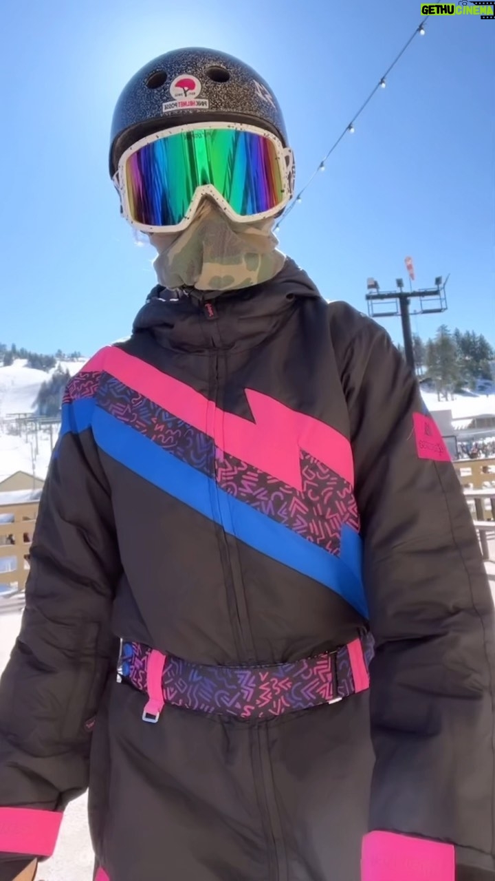 Sophie Fergi - 4K Likes - GA GA...🤯 thx sm @snowvalleymtnresort for having me! #reelsinstagram #reelitfeelit #reels #reelsvideo