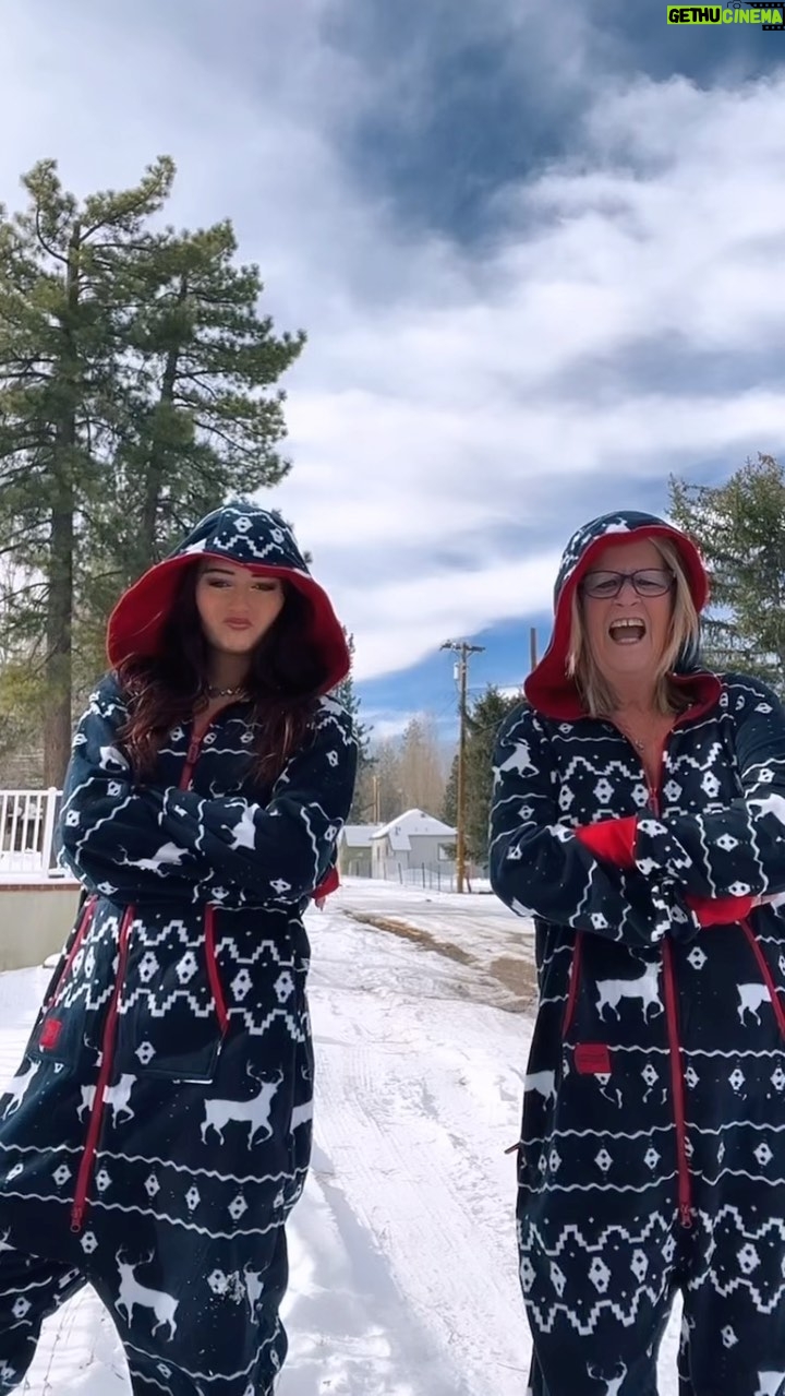 Sophie Fergi - 8.8K Likes - WITH MY GRANDMA!!!❤️🎄 #reels #reelsinstagram #reelitfeelit #reelsvideo #reelsviral