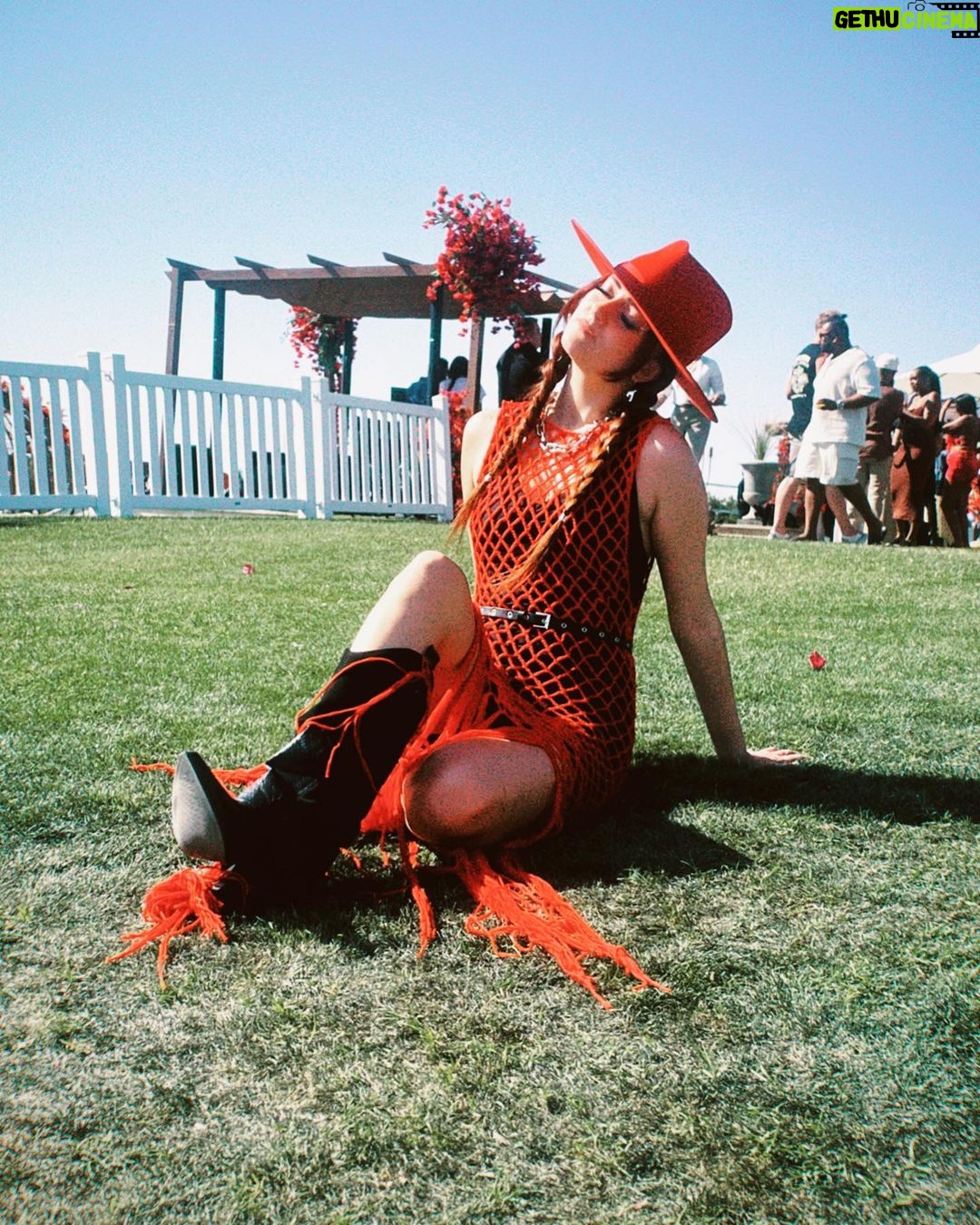 Sophie Fergi Instagram - Coachella day 2 😮💨❤️ #coachella #fits Coachella Valley